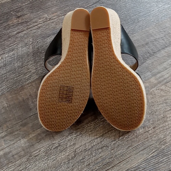 Michael Kors Women's Sandals-NEW - Picture 3 of 3